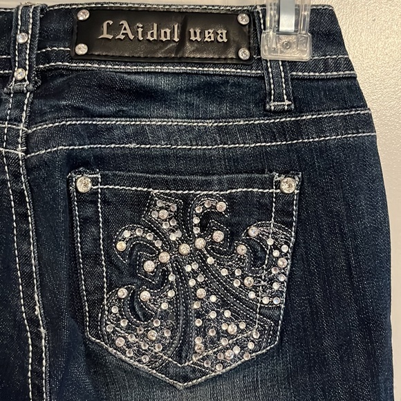L.A. idol USA Crop Fleur De Lis Embellished Jean - Picture 3 of 8